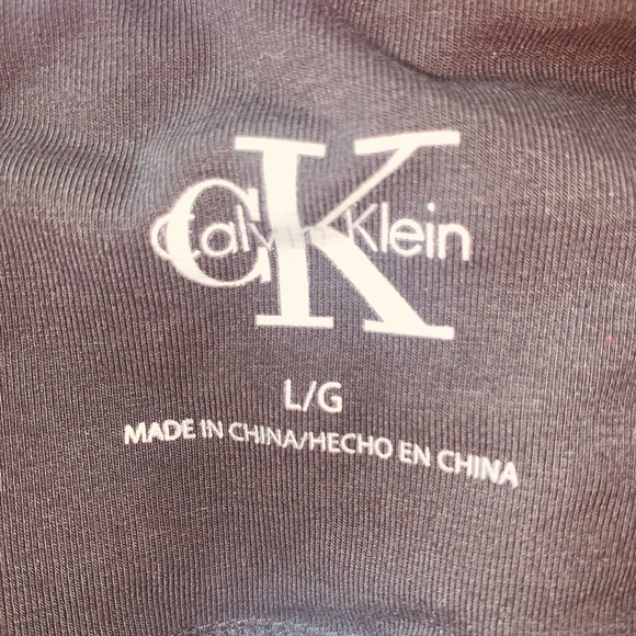 EUC CALVIN KLEIN LOGO ANKLE LEGGINGS W/CALVIN KLEIN WRITTEN DOWN SIDE OF EA LEG! - Picture 5 of 7